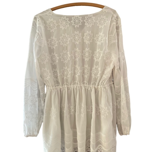 FATE~ Lovely White Embroidered Dress. SZ M - Picture 5 of 6